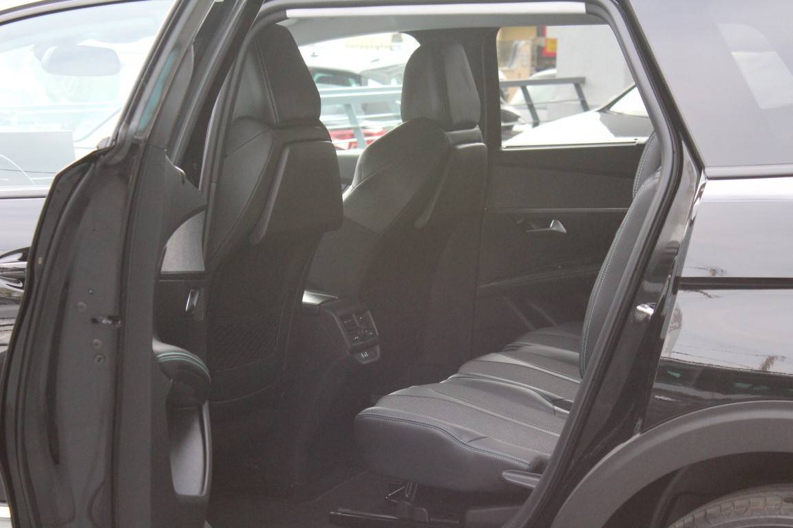 peugeot-5008-2022-diesel-1499cc