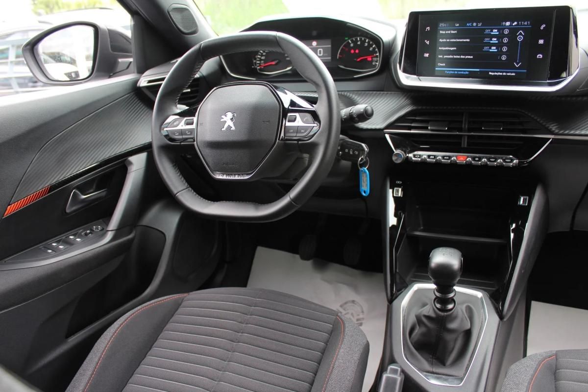 peugeot-2008-2023-gasolina-1199cc