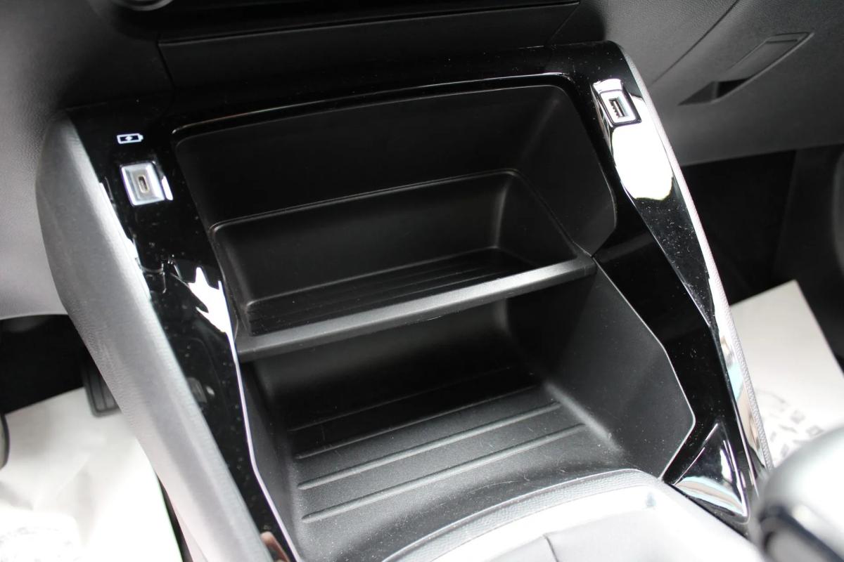peugeot-2008-2023-gasolina-1199cc
