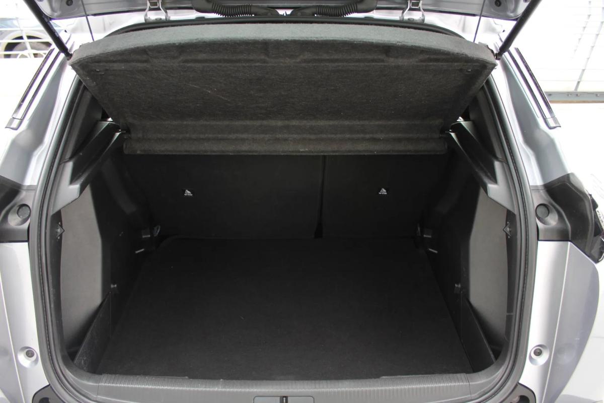peugeot-2008-2023-gasolina-1199cc