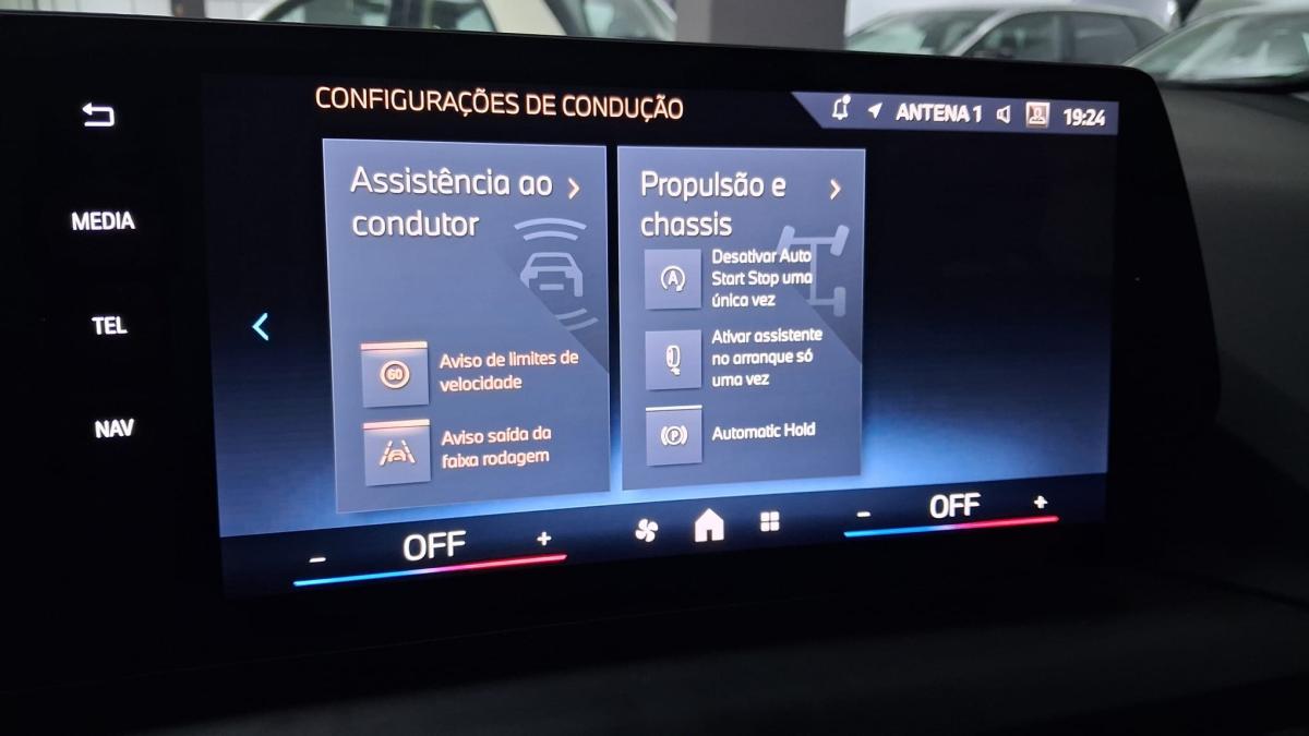 bmw-serie-1-2025-gasolina-1499cc