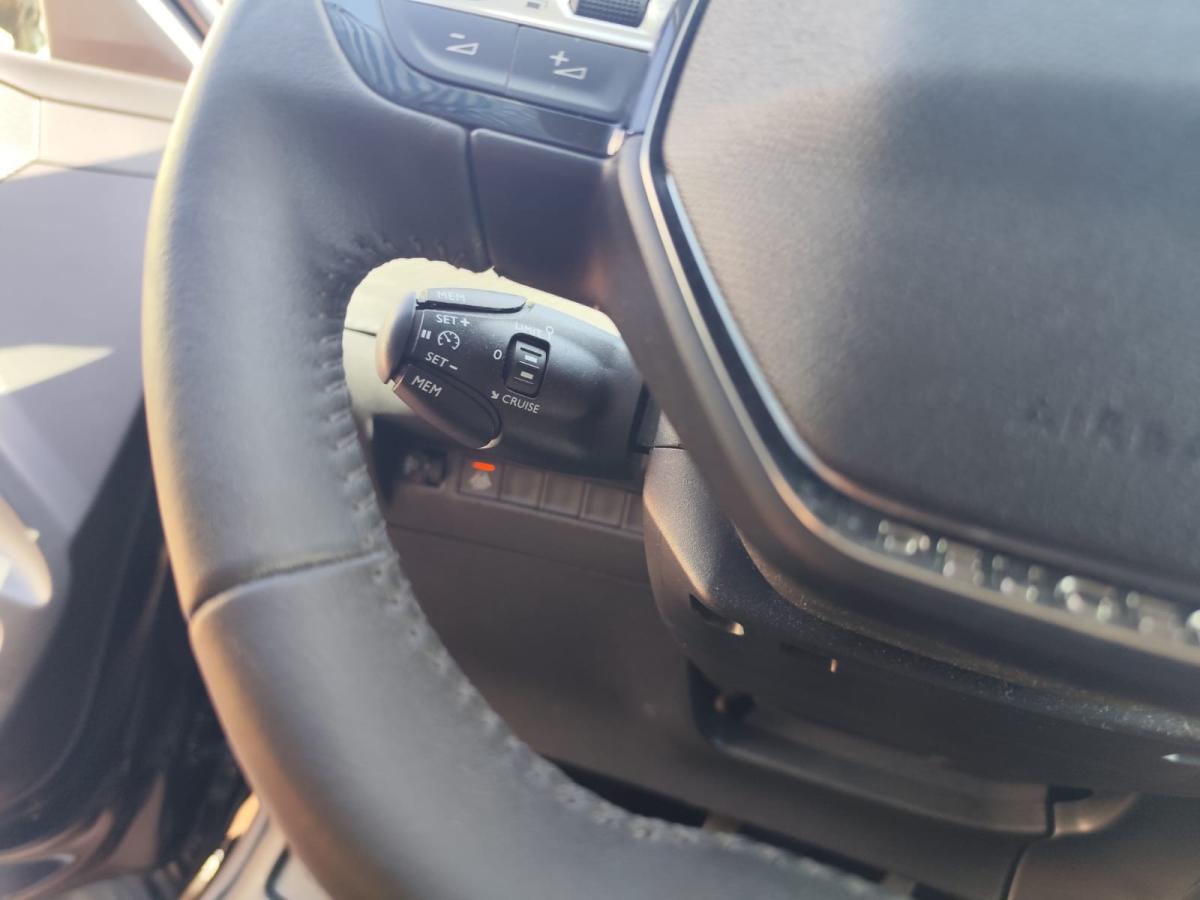 peugeot-208-2023-gasolina-1199cc