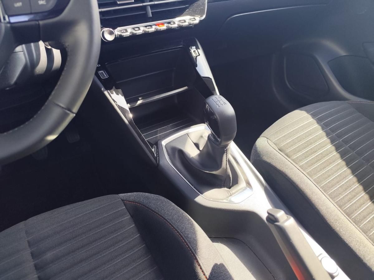 peugeot-208-2023-gasolina-1199cc