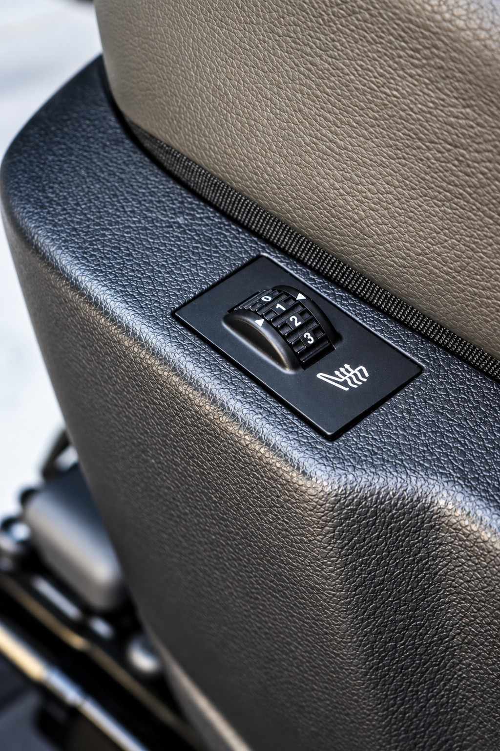 peugeot-3008-2012-hibrido-a-diesel-1997cc