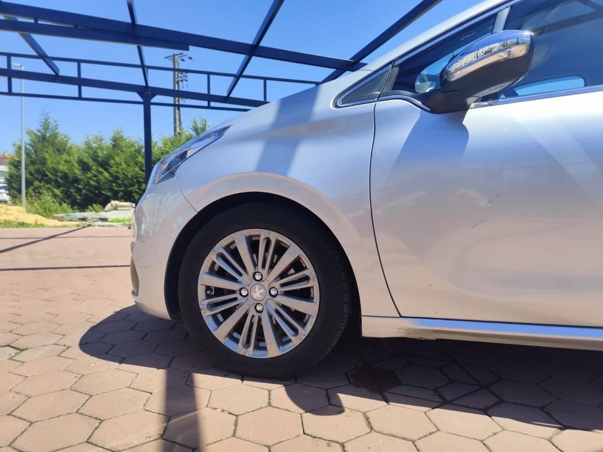 peugeot-208-2016-diesel-1560cc