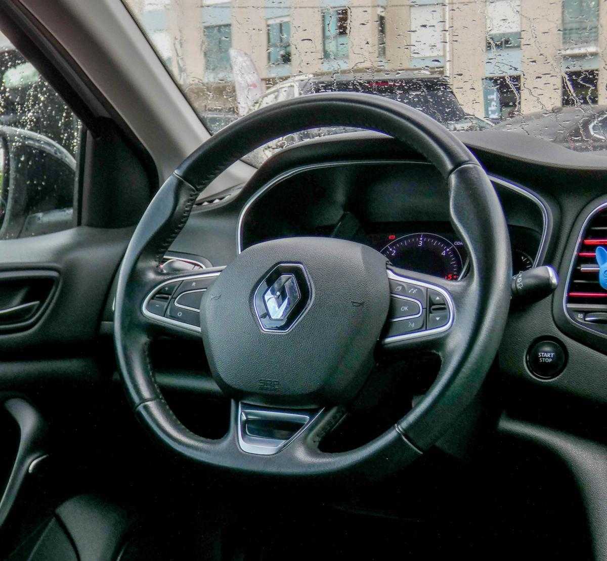 renault-megane-sport-tourer-2018-diesel-1461cc