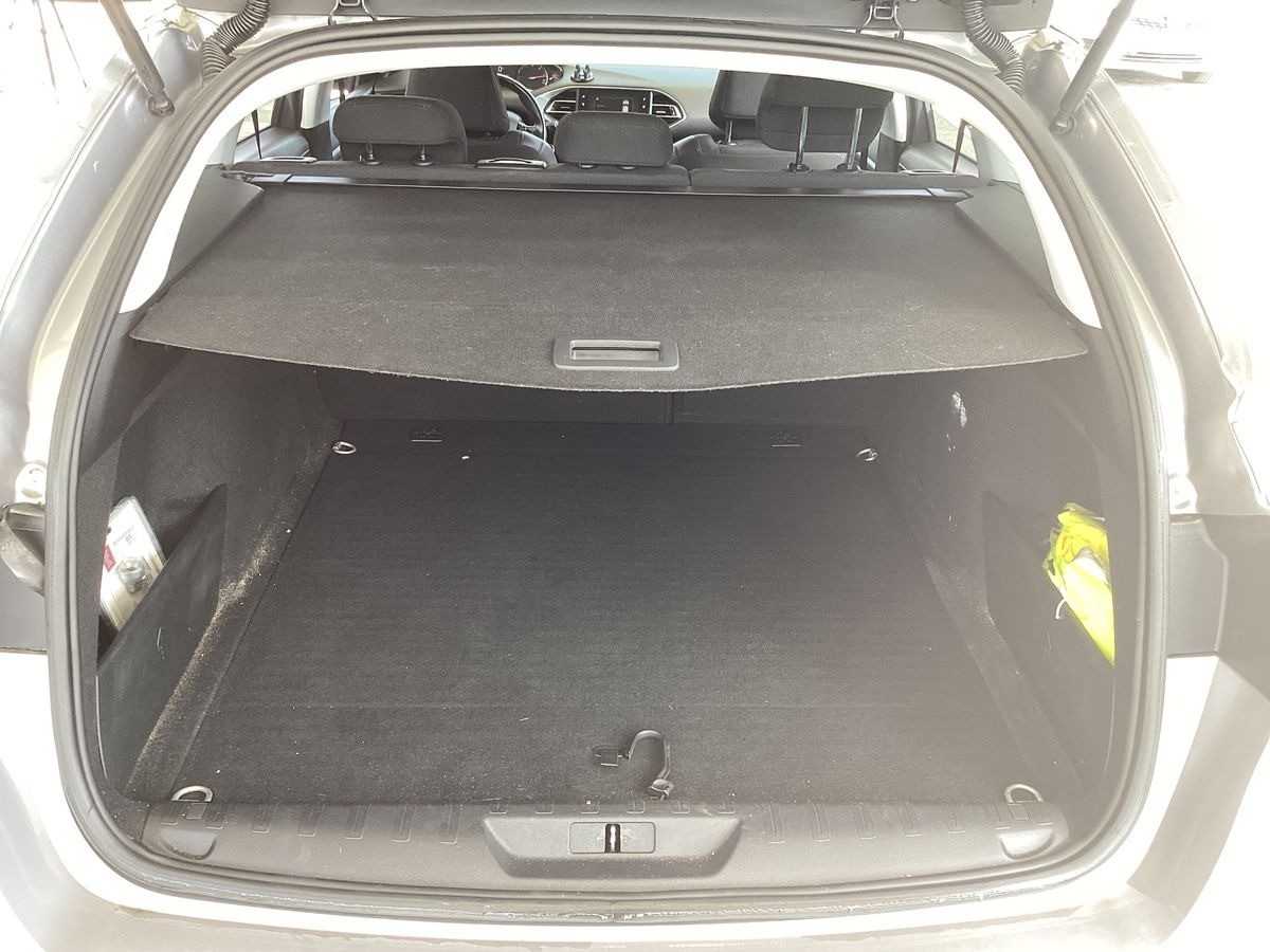 peugeot-308-sw-2017-diesel-1560cc