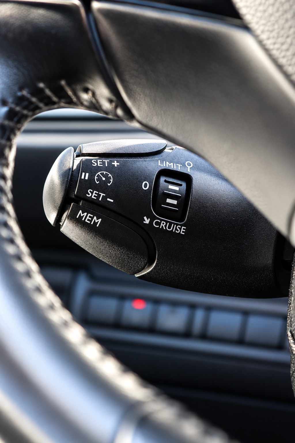 peugeot-308-2018-diesel-1499cc