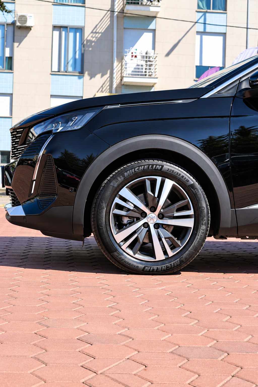 peugeot-5008-2023-diesel-1499cc