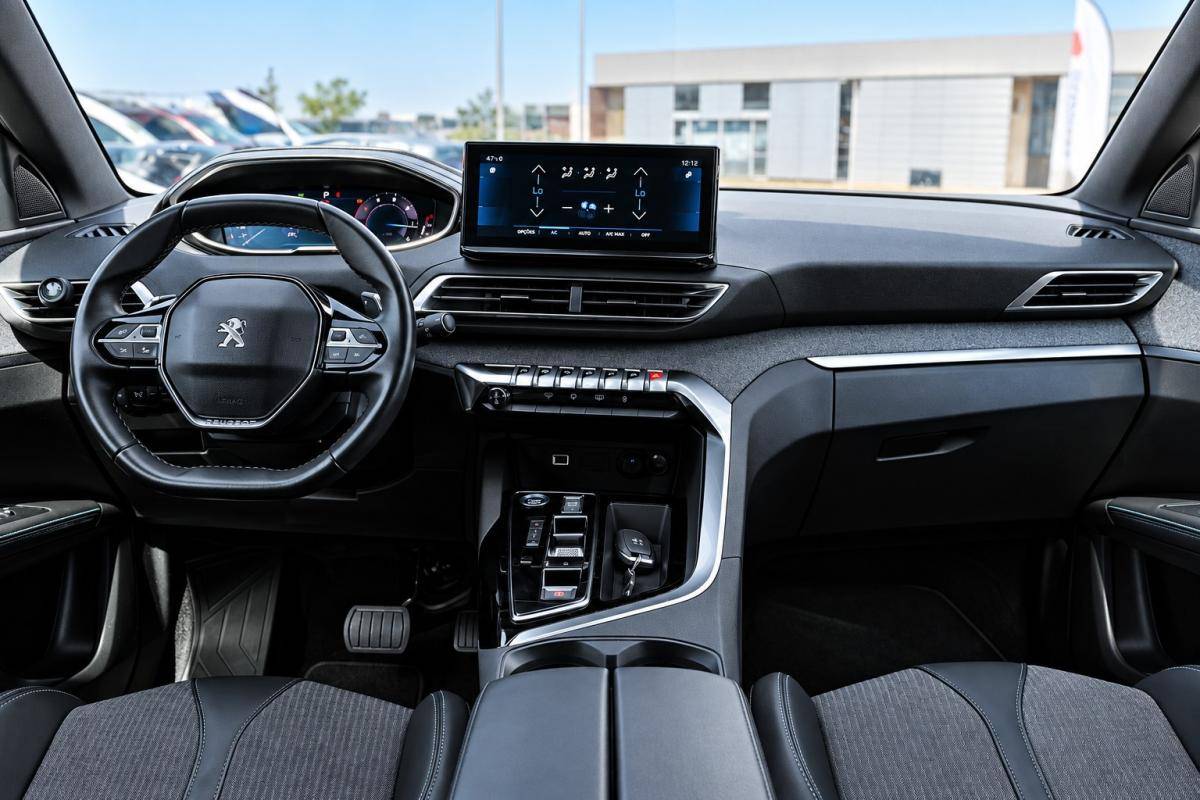 peugeot-5008-2023-diesel-1499cc