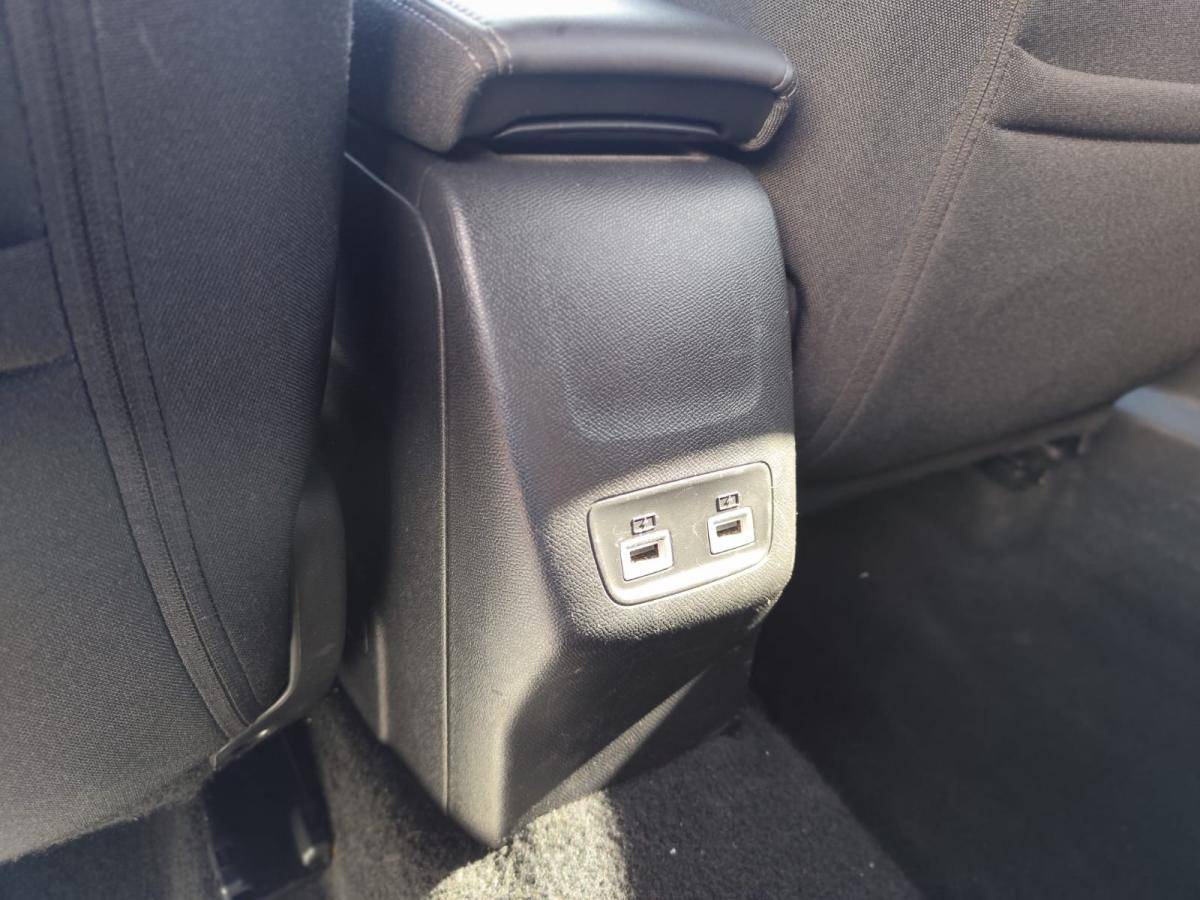 peugeot-2008-2023-gasolina-1199cc