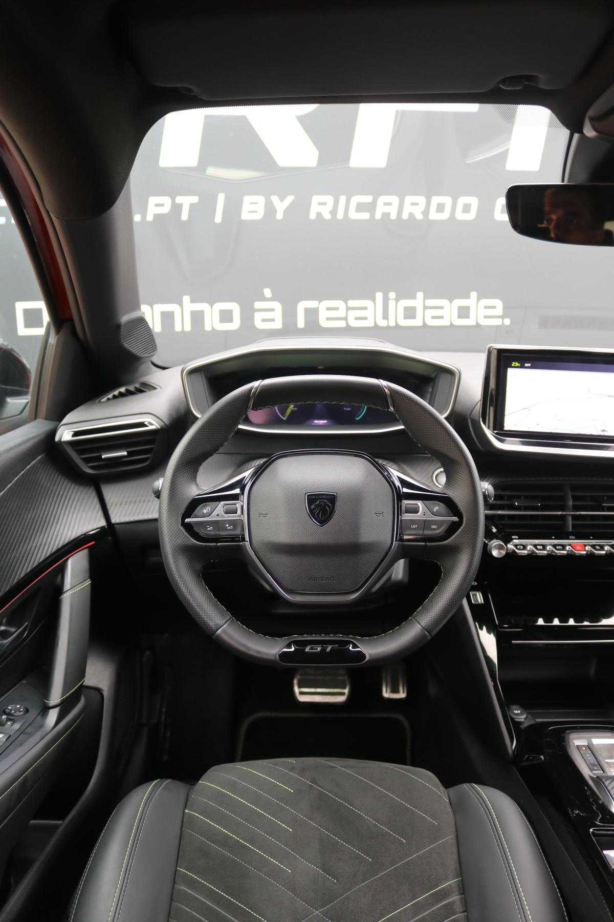 peugeot-208-2024-eletrico-0cc