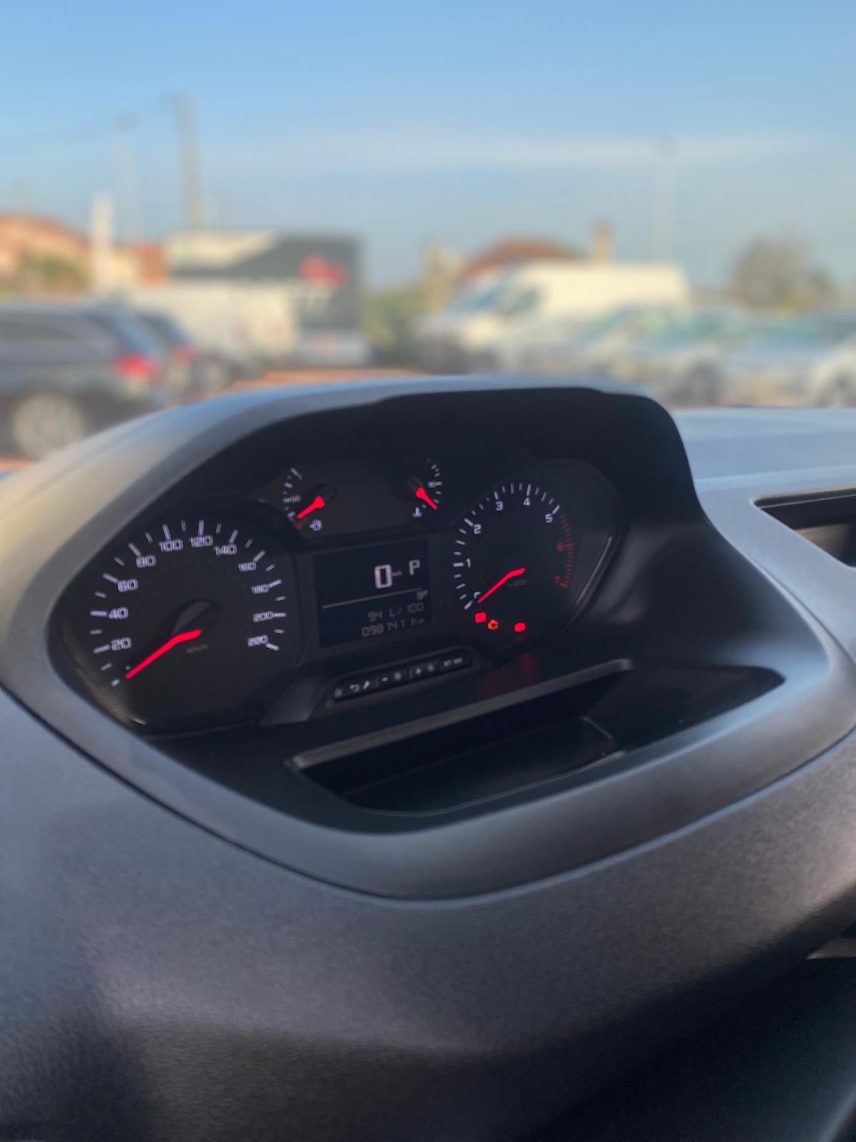 peugeot-partner-2019-diesel-1499cc