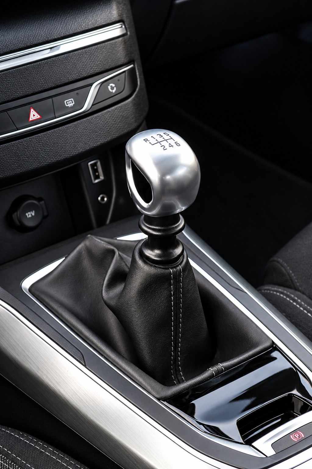 peugeot-308-2015-diesel-1560cc