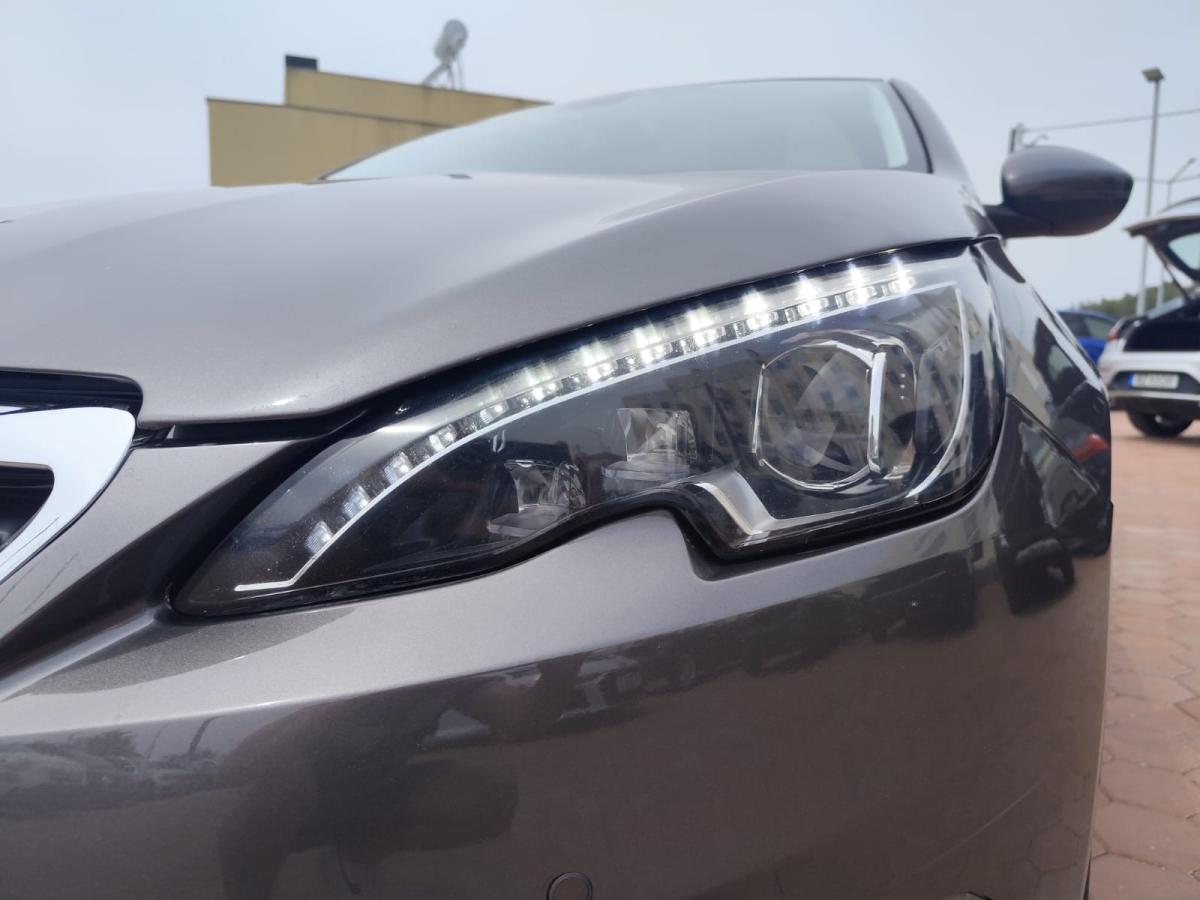 peugeot-308-sw-2015-diesel-1560cc