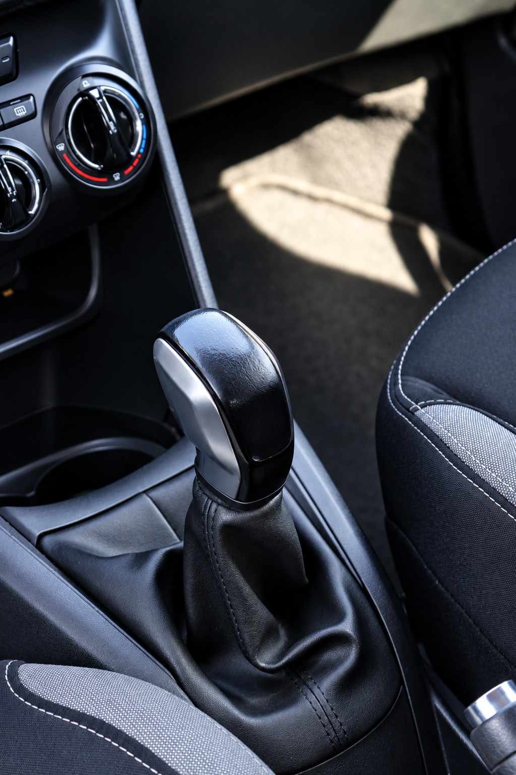 peugeot-208-2016-diesel-1560cc