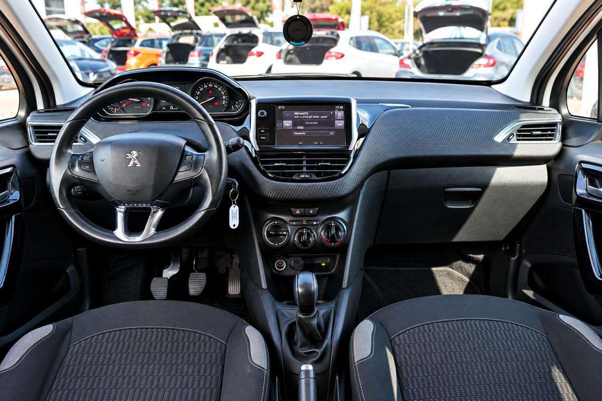 peugeot-208-2016-diesel-1560cc