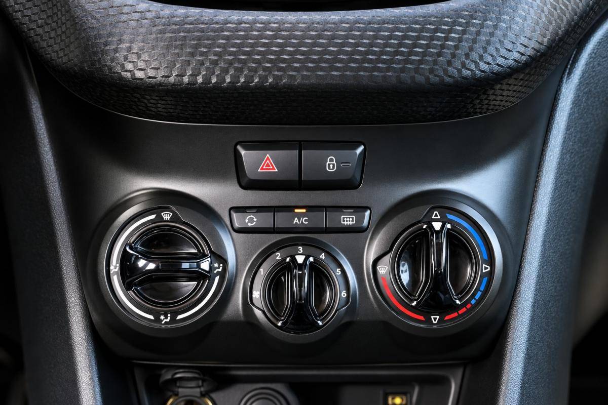 peugeot-208-2016-diesel-1560cc