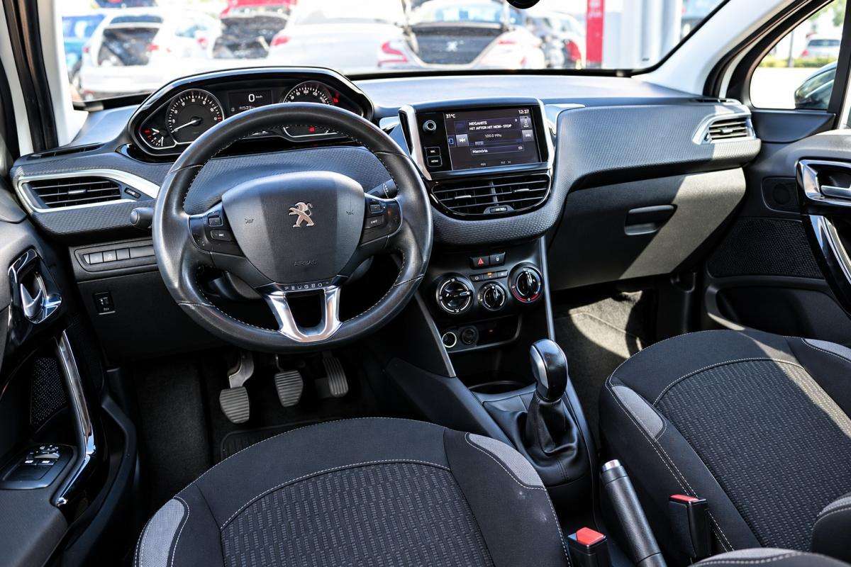peugeot-208-2016-diesel-1560cc