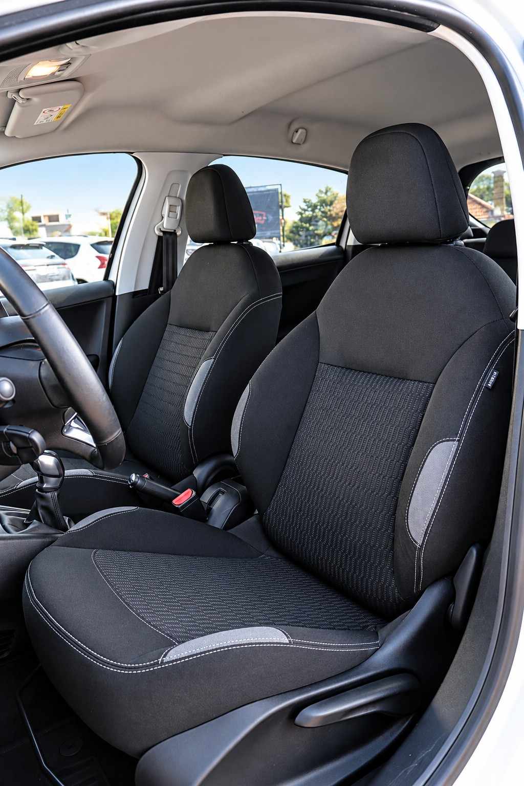 peugeot-208-2016-diesel-1560cc