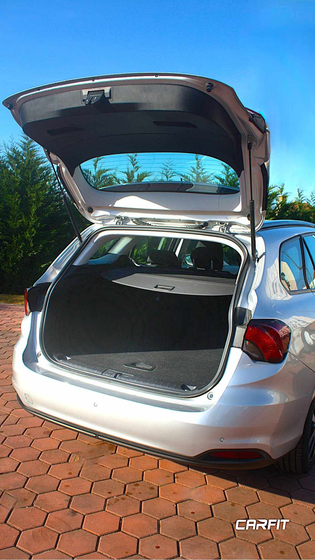 fiat-tipo-station-wagon-2017-diesel-1598cc