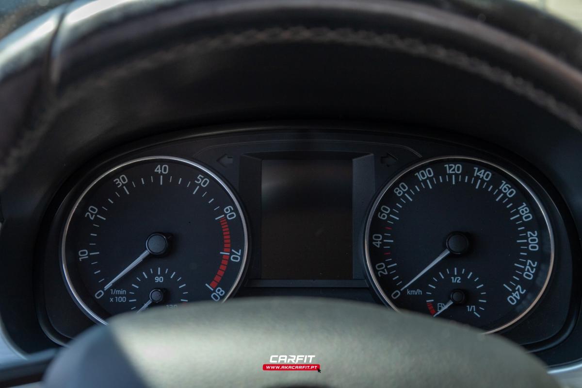 skoda-fabia-2015-gasolina-999cc