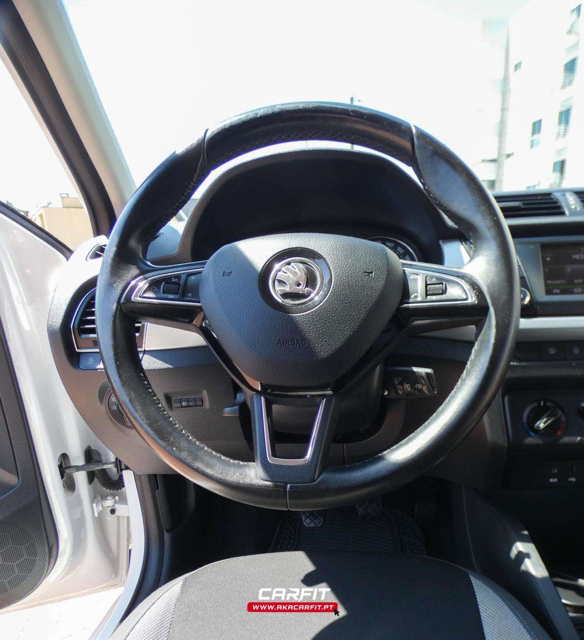 skoda-fabia-2015-gasolina-999cc