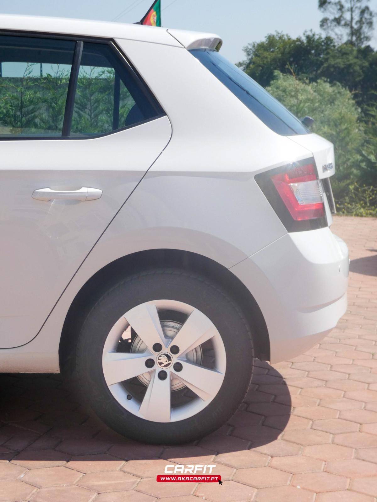 skoda-fabia-2015-gasolina-999cc