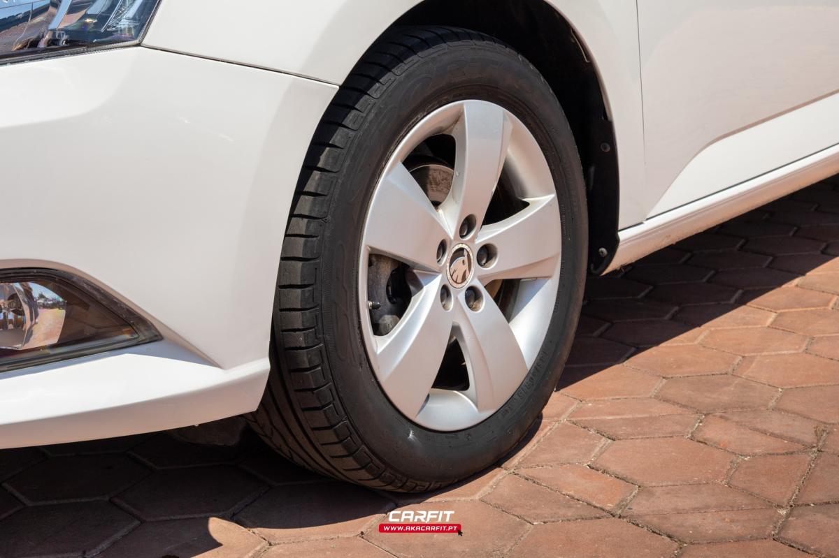skoda-fabia-2015-gasolina-999cc