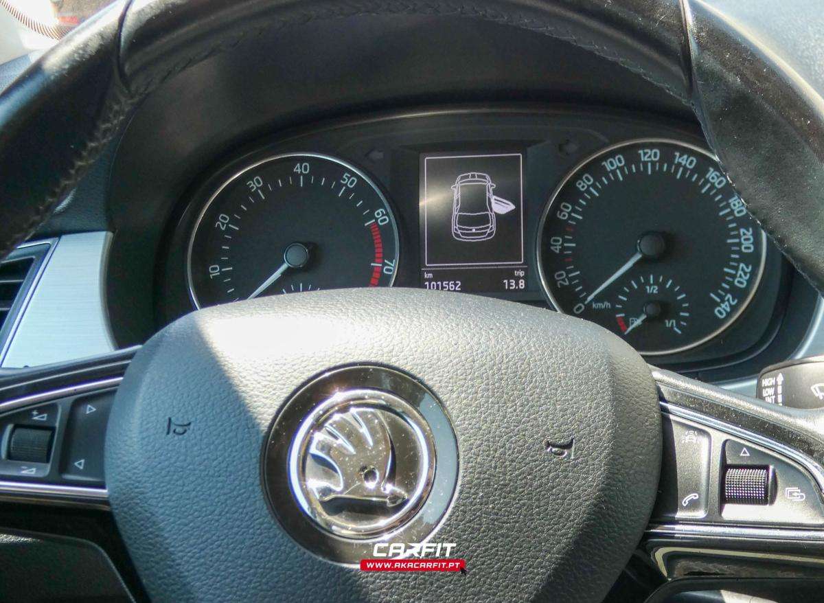 skoda-fabia-2015-gasolina-999cc