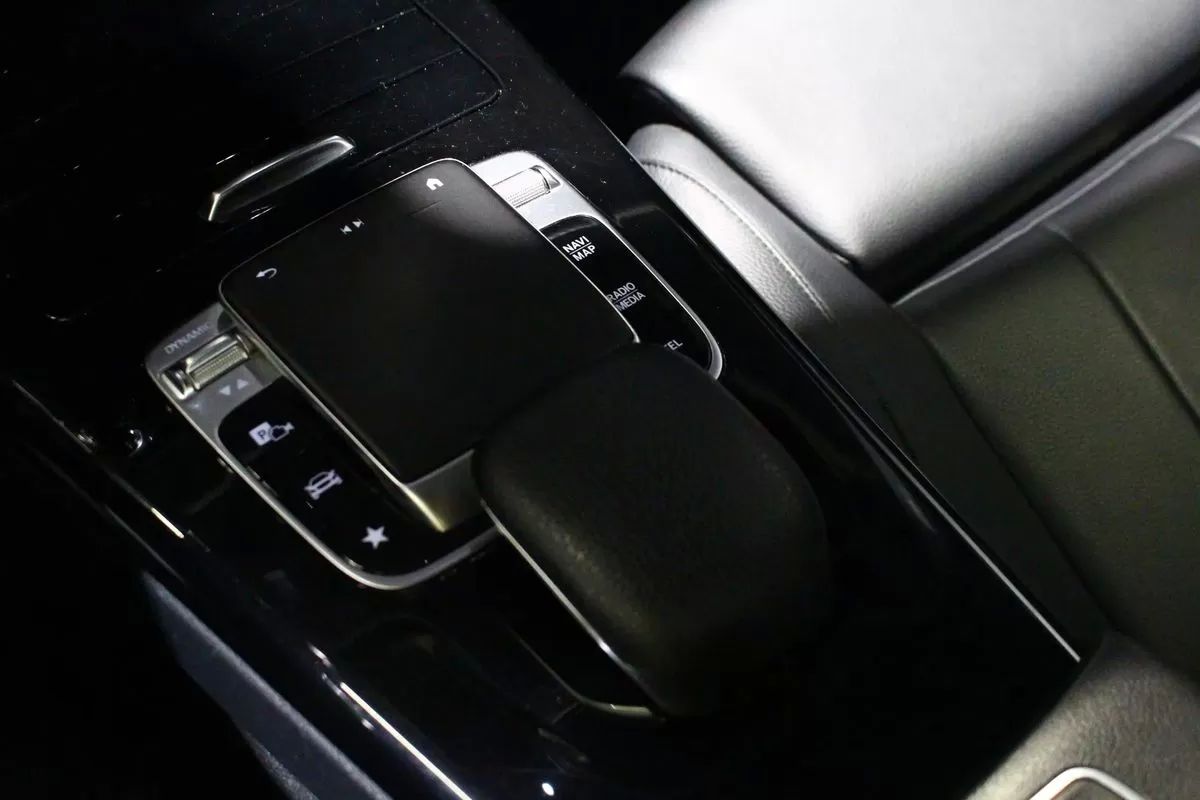 mercedes-benz-classe-a-2020-hibrido-1332cc