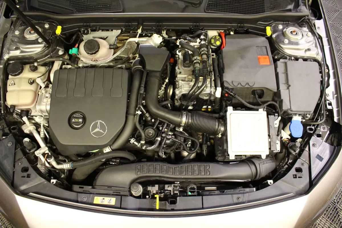 mercedes-benz-classe-a-2020-hibrido-1332cc
