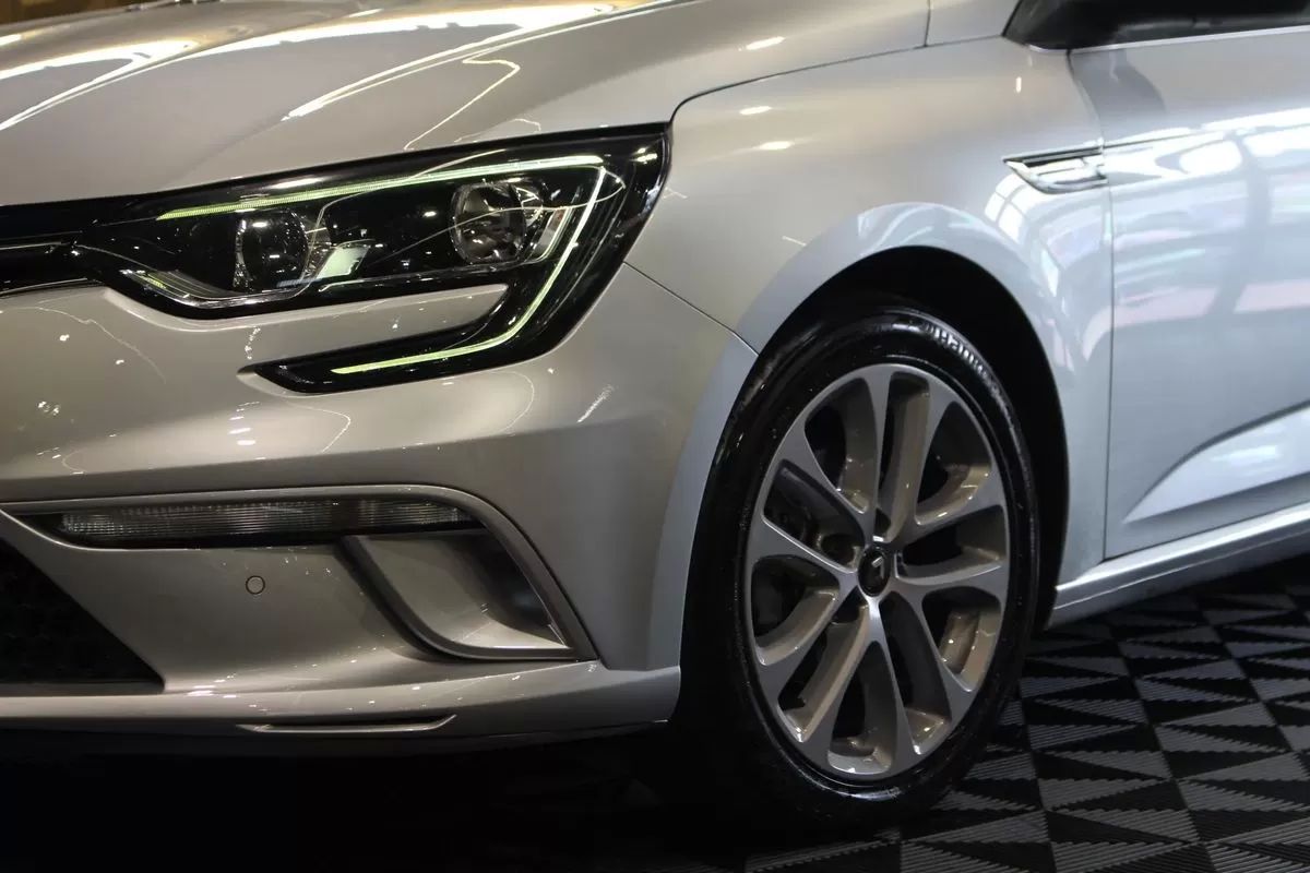 renault-megane-sport-tourer-2020-diesel-1461cc