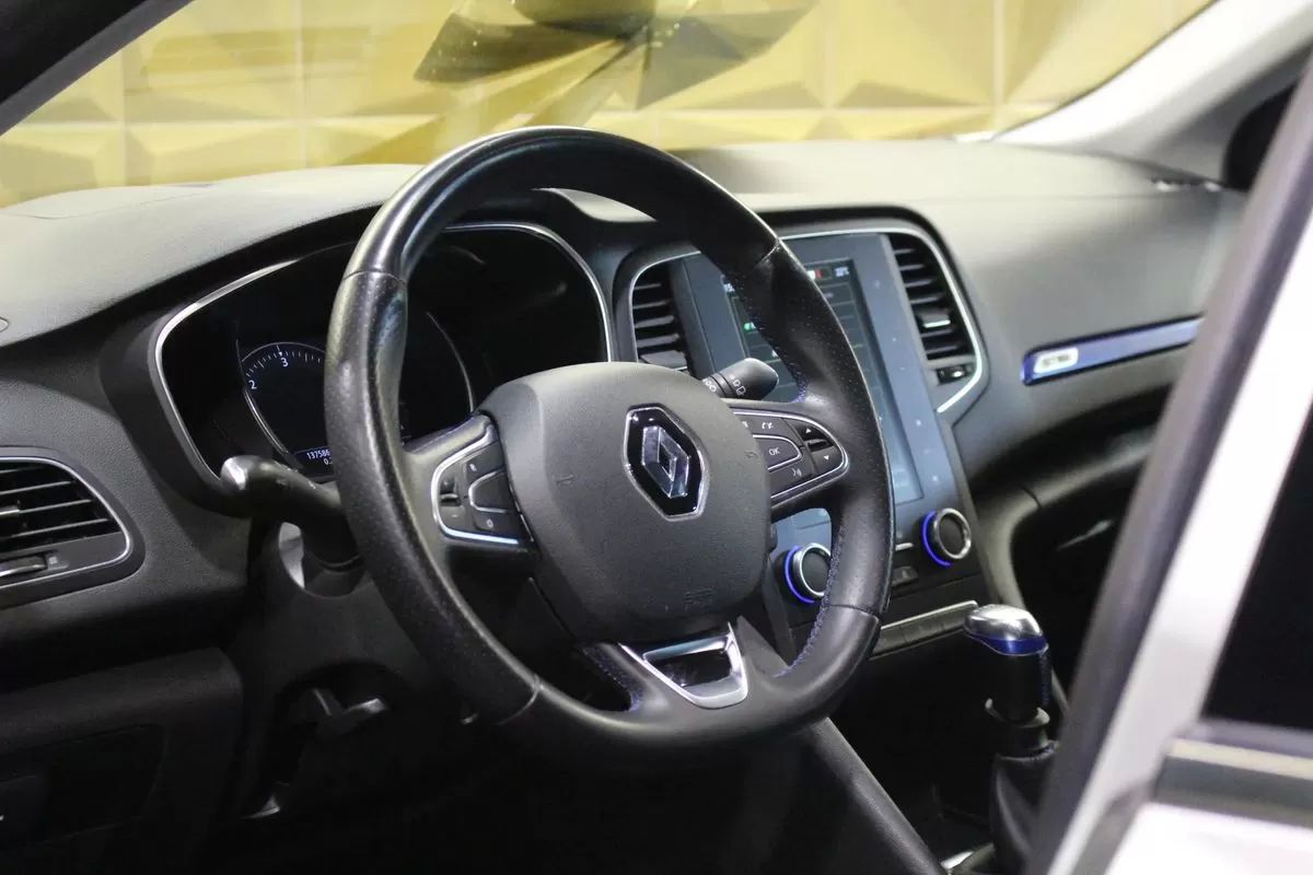 renault-megane-sport-tourer-2020-diesel-1461cc