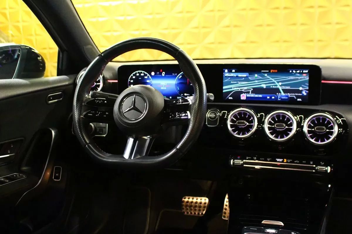 mercedes-benz-classe-a-2023-hibrido-1332cc