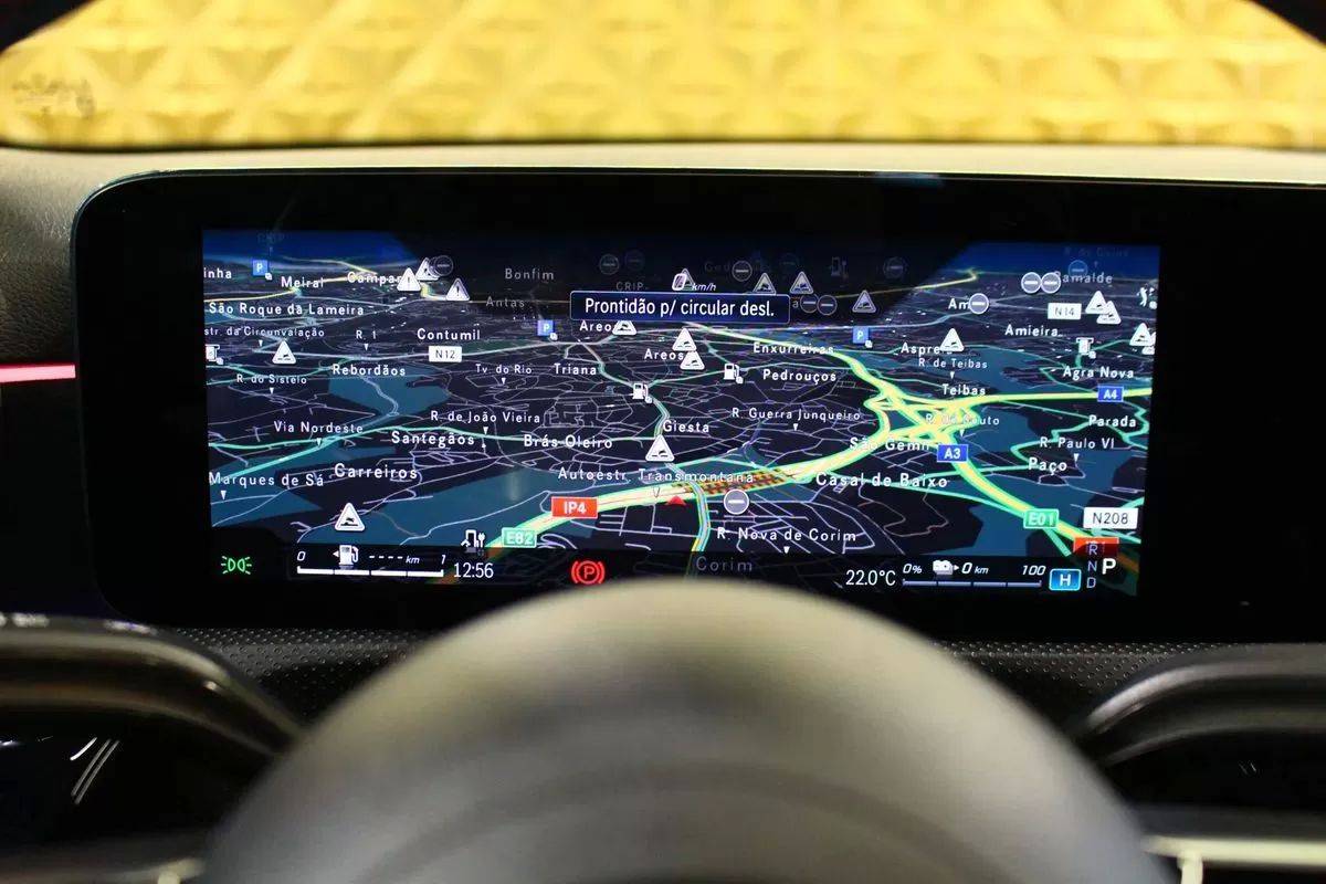 mercedes-benz-classe-a-2023-hibrido-1332cc