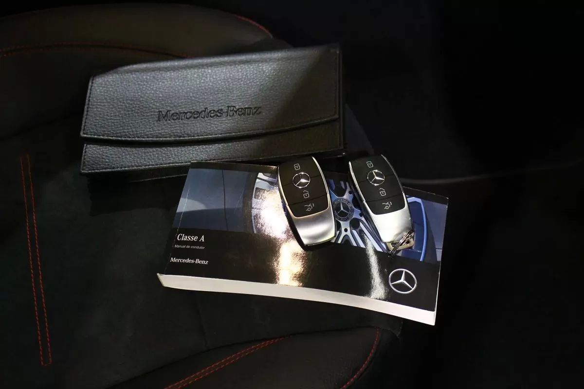 mercedes-benz-classe-a-2023-hibrido-1332cc