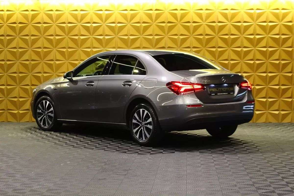 mercedes-benz-classe-a-2020-hibrido-1332cc
