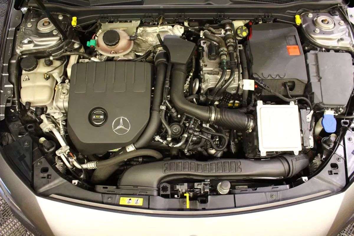 mercedes-benz-classe-a-2020-hibrido-1332cc