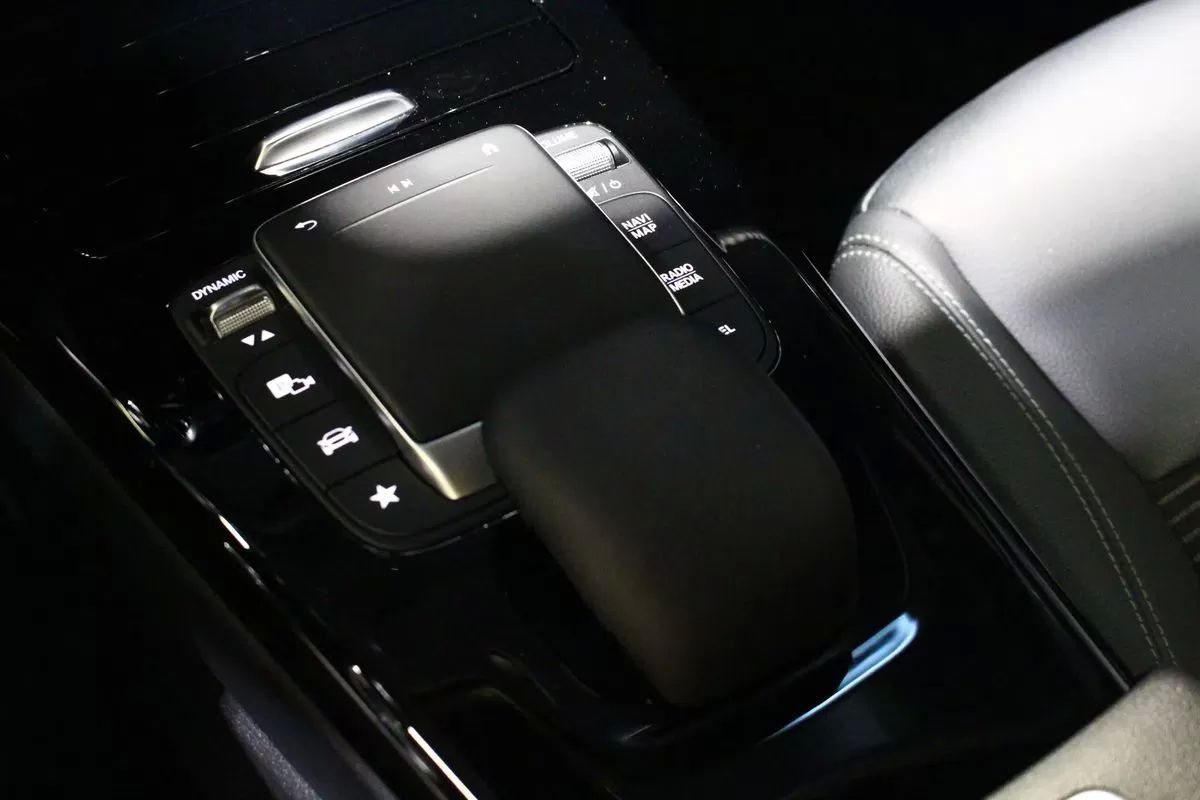 mercedes-benz-cla-2022-hibrido-1332cc