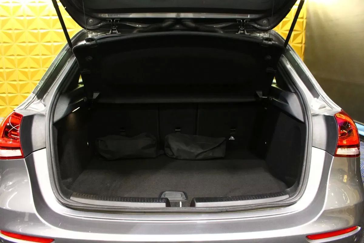 mercedes-benz-classe-a-2020-hibrido-1332cc