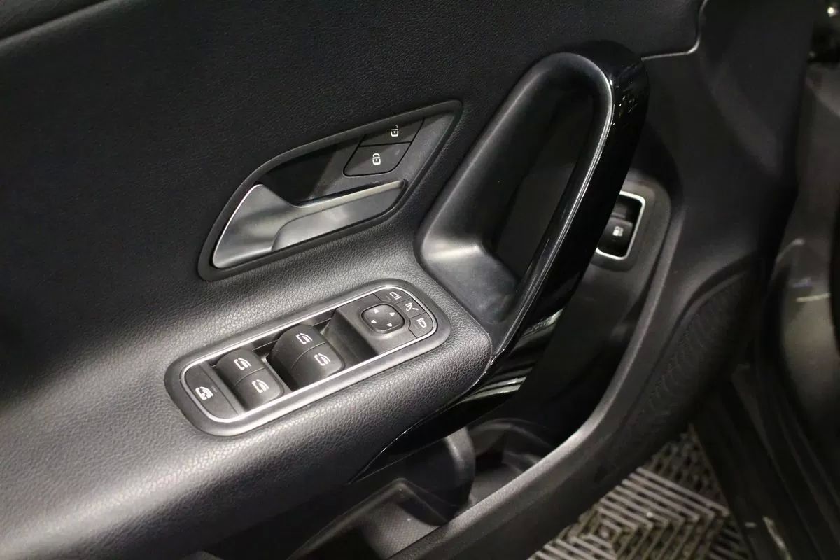 mercedes-benz-classe-a-2020-hibrido-1332cc