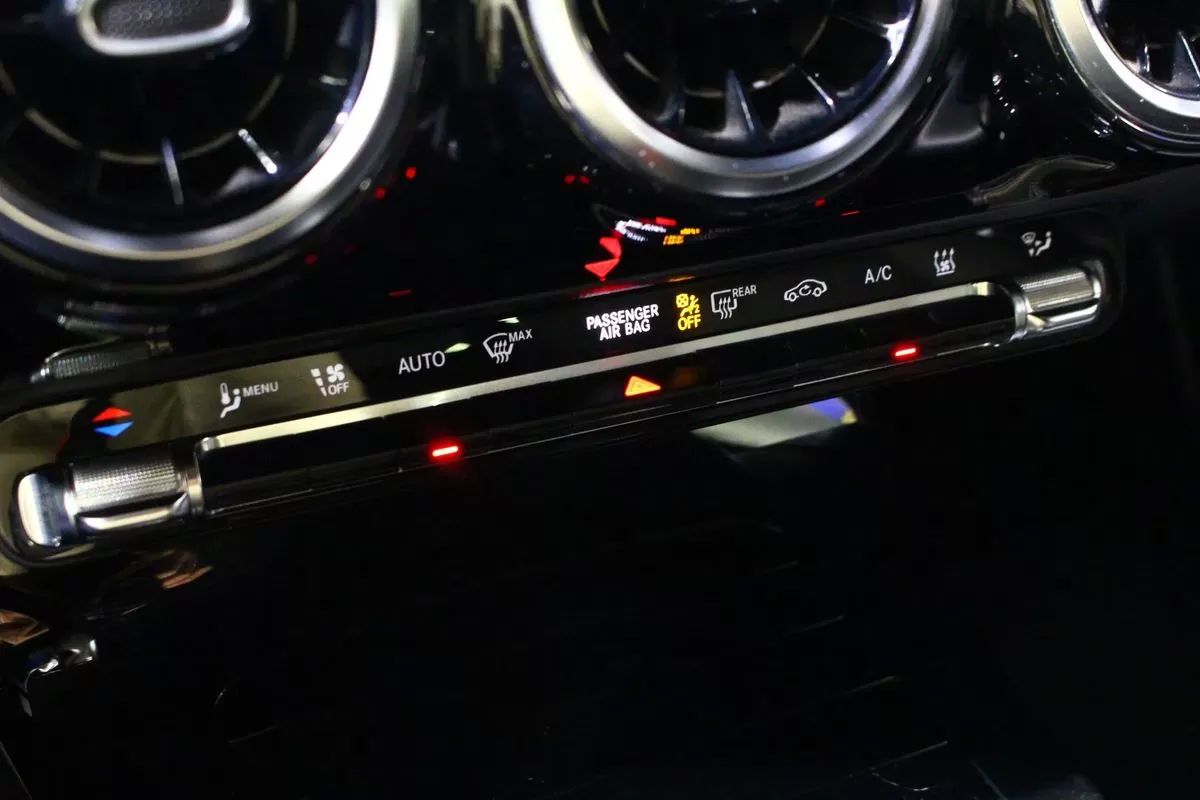 mercedes-benz-classe-a-2020-hibrido-1332cc
