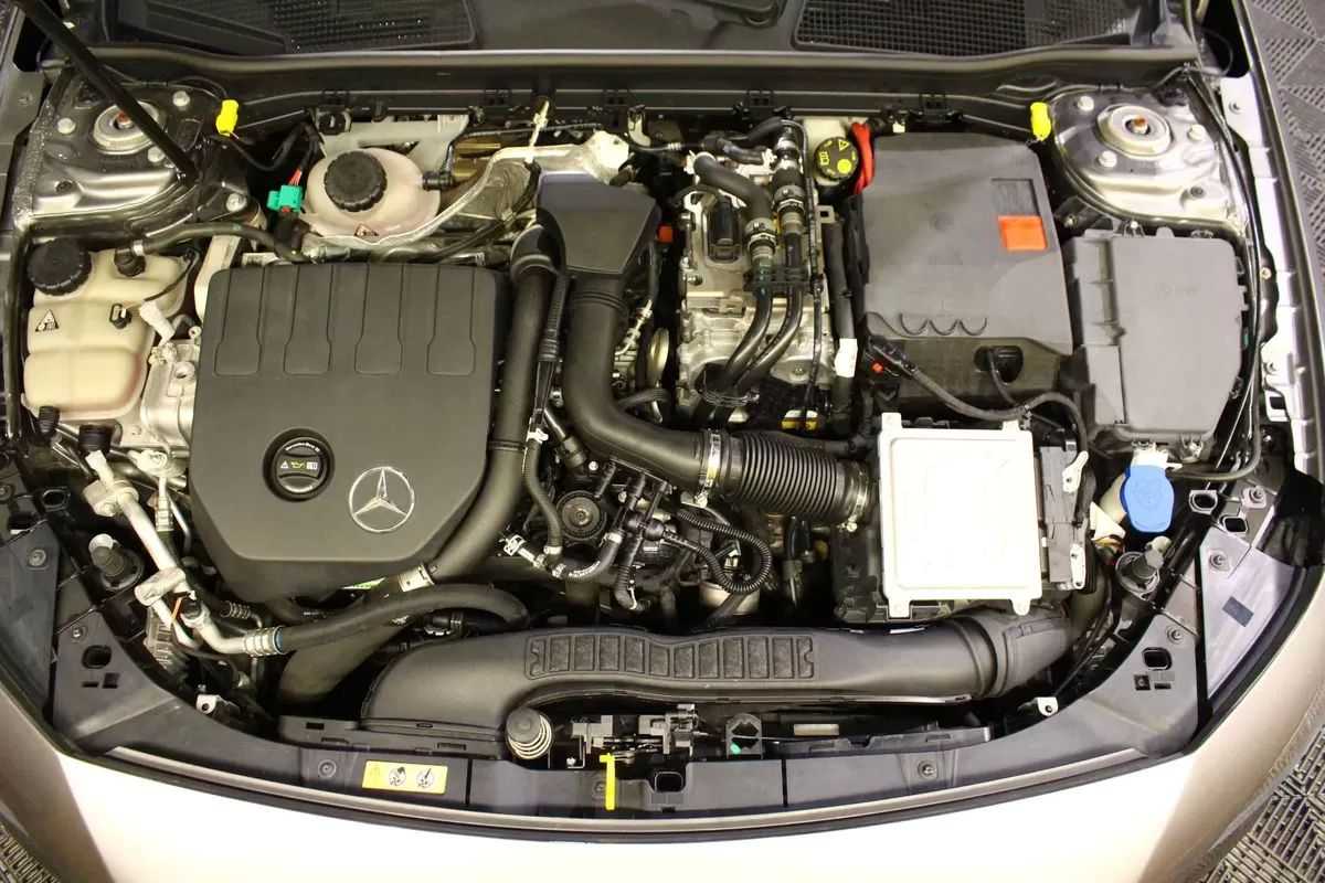 mercedes-benz-classe-a-2020-hibrido-1332cc
