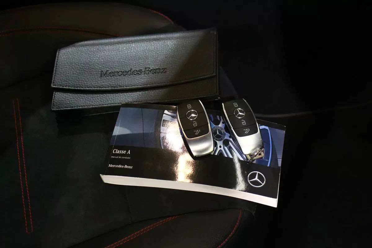 mercedes-benz-classe-a-2023-hibrido-1332cc