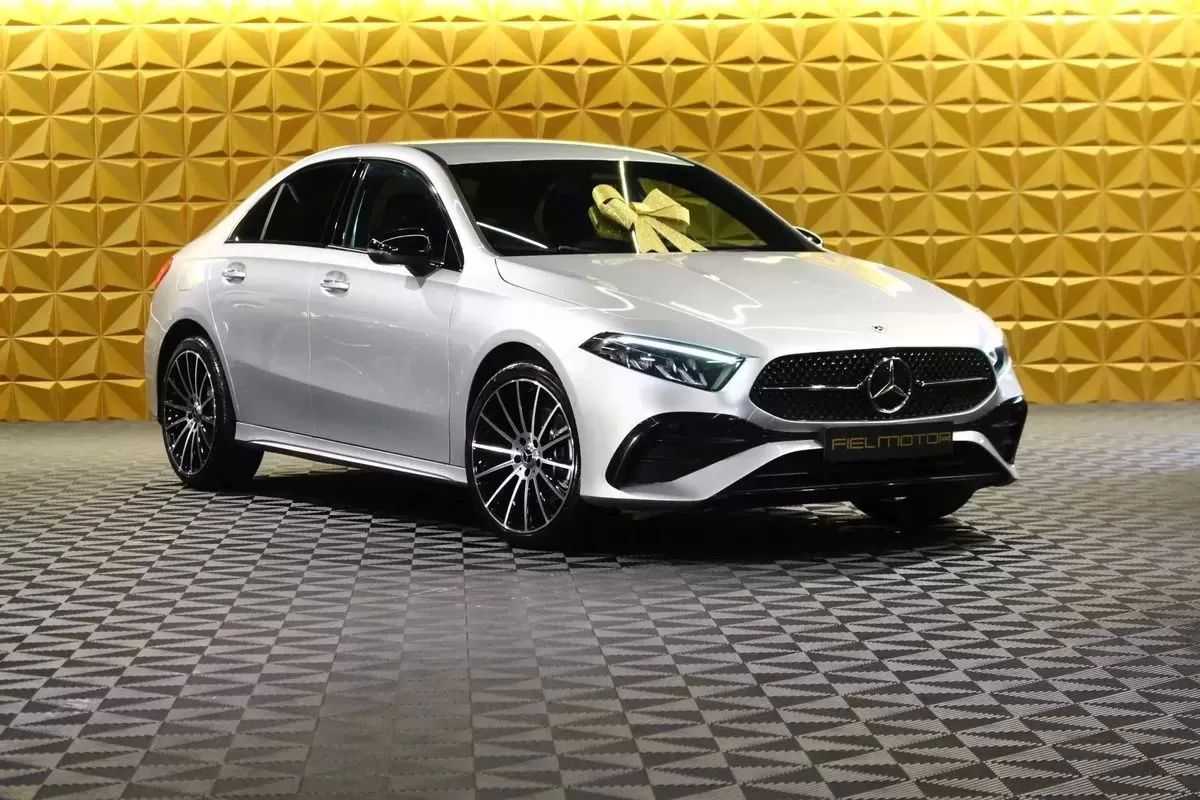 mercedes-benz-classe-a-2023-hibrido-1332cc