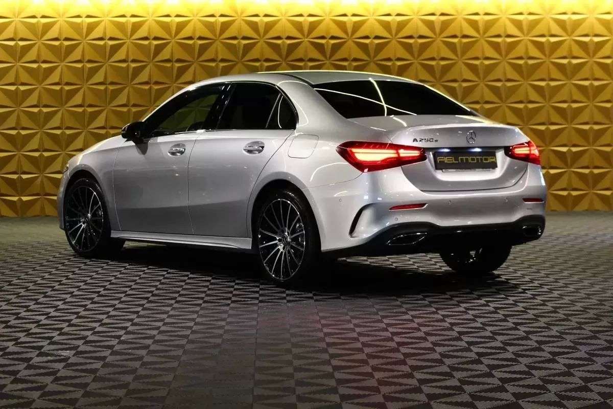 mercedes-benz-classe-a-2023-hibrido-1332cc