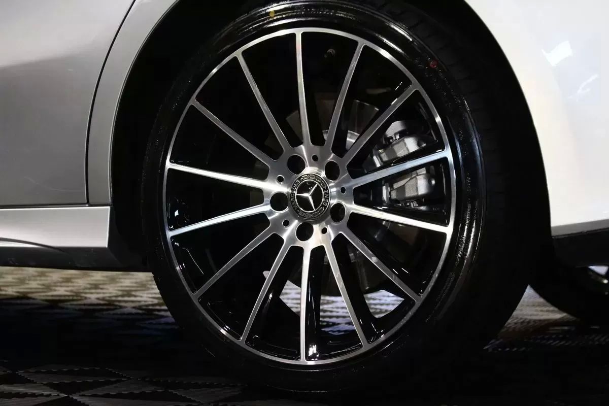 mercedes-benz-classe-a-2023-hibrido-1332cc