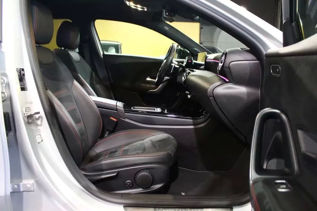 mercedes-benz-classe-a-2023-hibrido-1332cc