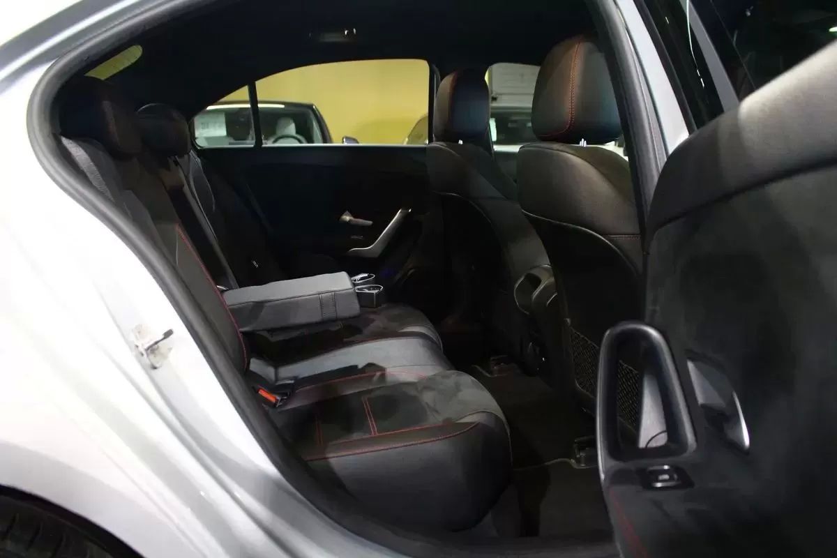 mercedes-benz-classe-a-2023-hibrido-1332cc